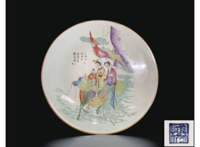 Thanh  đậu thanh dứu phấn thái kỳ lân tống tử đồ bàn清 豆青釉粉彩麒麟送子图盘