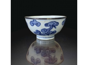 Thế kỷ17  thanh hoa vân văn bôi 17世纪 青花云纹杯 